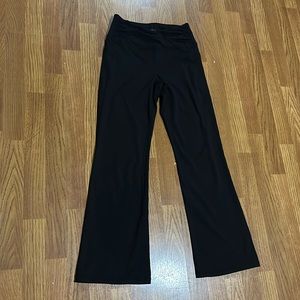 Sz Medium CrissCross Flare leggings -GUC